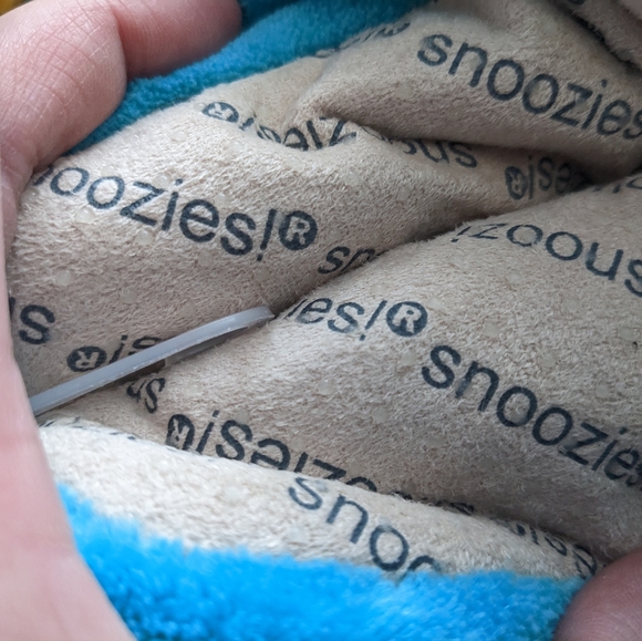 US 9/10 NWT Toddler slippers - Picture 3 of 3